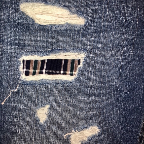 NWT Miss Me distressed/patches boyfriend crops - Picture 6 of 15